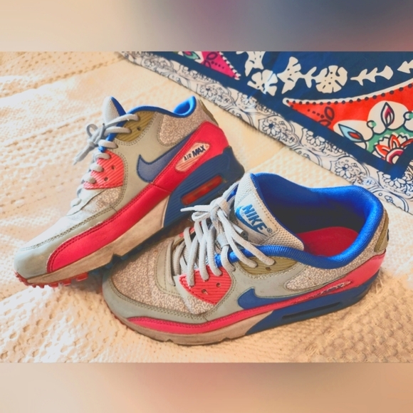 Nike Air, Women's Size 7.5 - Picture 2 of 7